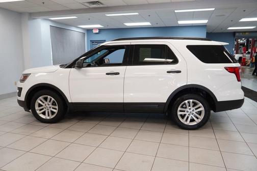 2017 Ford Explorer Base