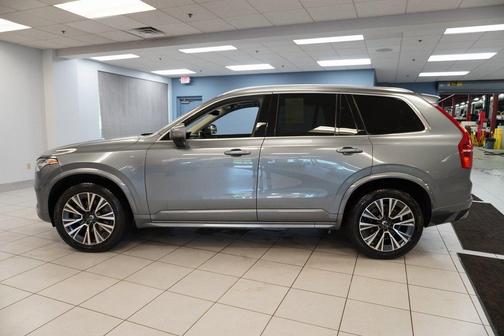 2020 Volvo XC90 T5 Momentum 7 Passenger