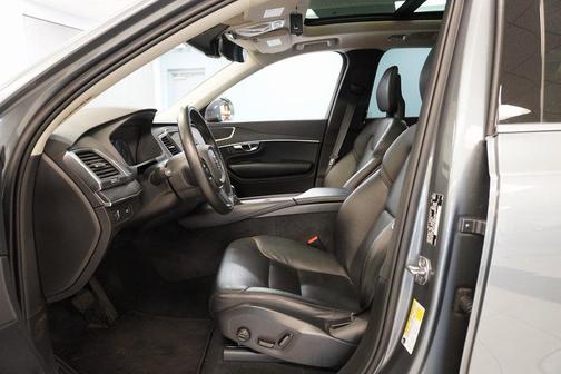 2020 Volvo XC90 T5 Momentum 7 Passenger