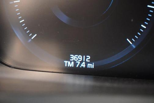 2020 Volvo XC90 T5 Momentum 7 Passenger