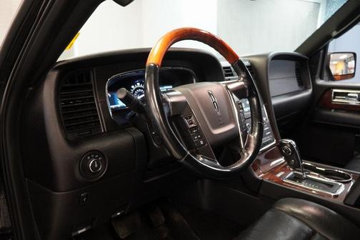 2015 Lincoln Navigator Base