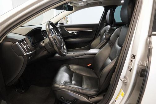 2018 Volvo V90 Cross Country T5