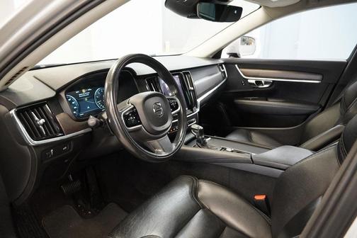 2018 Volvo V90 Cross Country T5