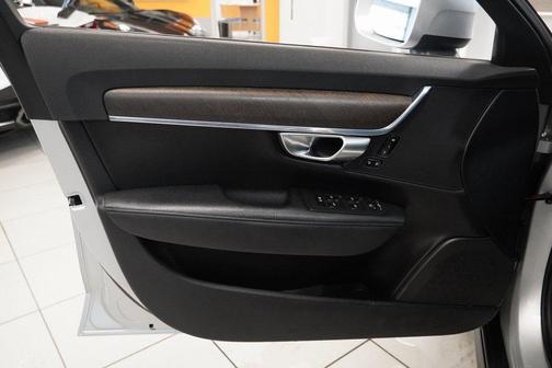 2018 Volvo V90 Cross Country T5