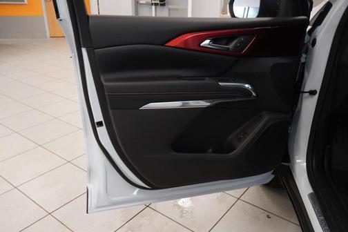 Polar White 2026 Chevrolet Traverse Z71