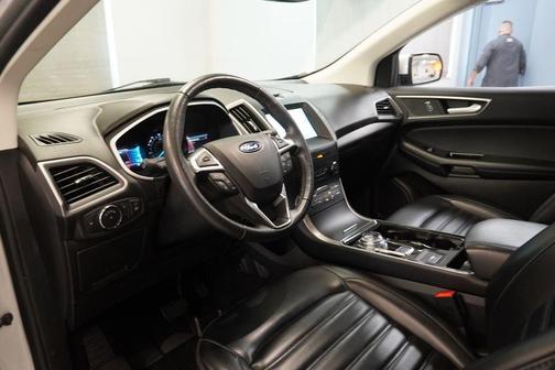 Ingot Silver 2019 Ford Edge SEL