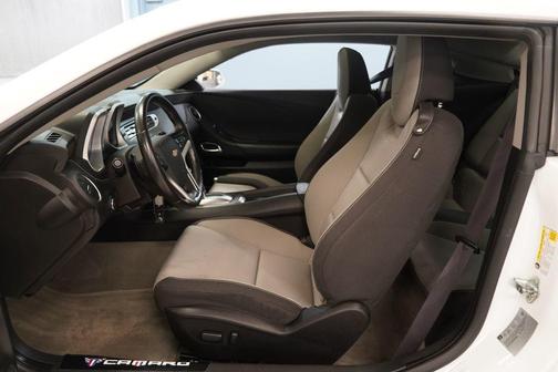 Summit White 2015 Chevrolet Camaro 1LT