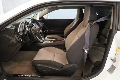 Summit White 2015 Chevrolet Camaro 1LT
