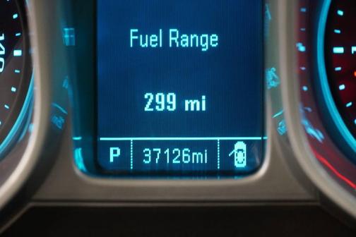 Summit White 2015 Chevrolet Camaro 1LT