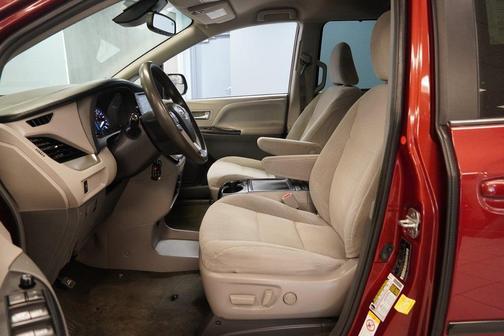 2018 Toyota Sienna L