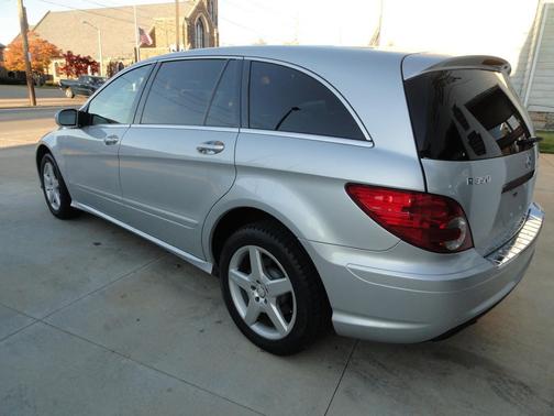 2010 Mercedes-Benz R-Class R350 4MATIC w/ 3rd Row
