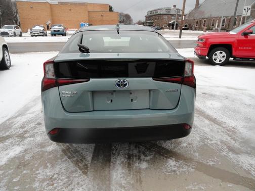 2021 Toyota Prius LE