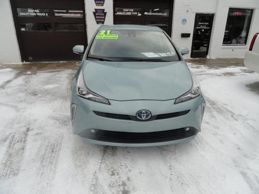 2021 Toyota Prius LE