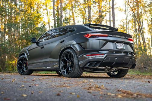 2023 Lamborghini Urus Performante
