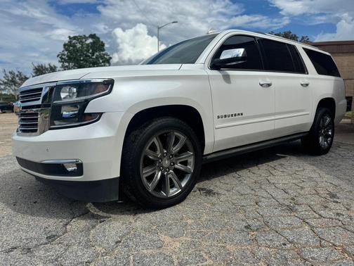 Iridescent Pearl Tricoat 2017 Chevrolet Suburban Premier