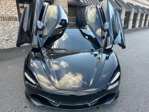 2018 McLaren 720S Base
