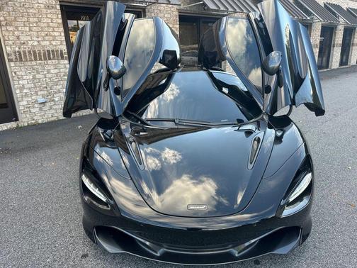 2018 McLaren 720S Base