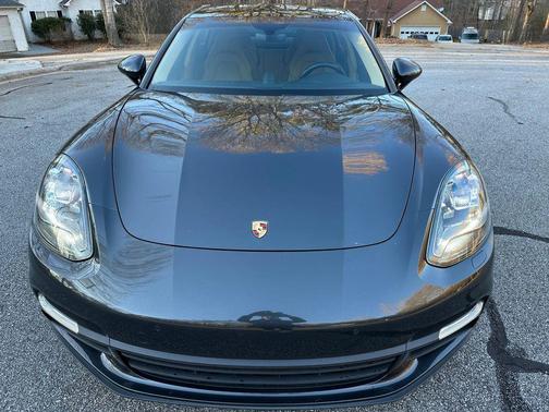 2017 Porsche Panamera 4