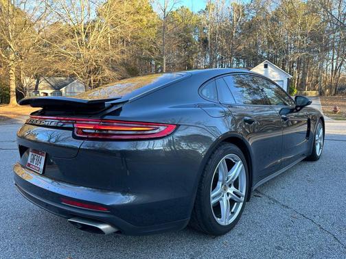 2017 Porsche Panamera 4