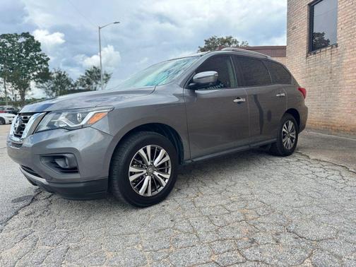 Gun Metallic 2018 Nissan Pathfinder SL