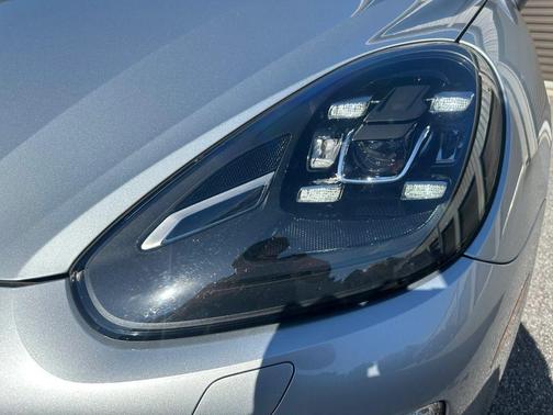 2017 Porsche Cayenne Platinum Edition