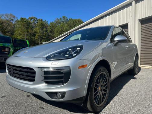 2017 Porsche Cayenne Platinum Edition