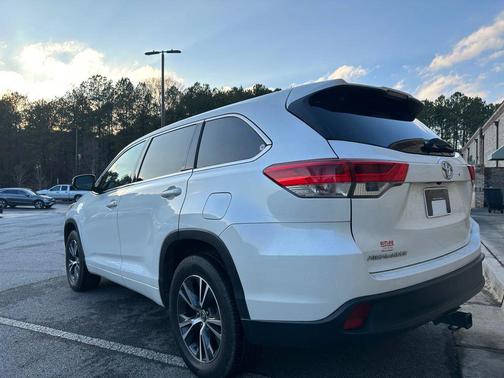 2017 Toyota Highlander LE Plus