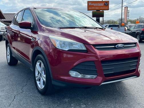 Ruby Red Metallic 2015 Ford Escape SE