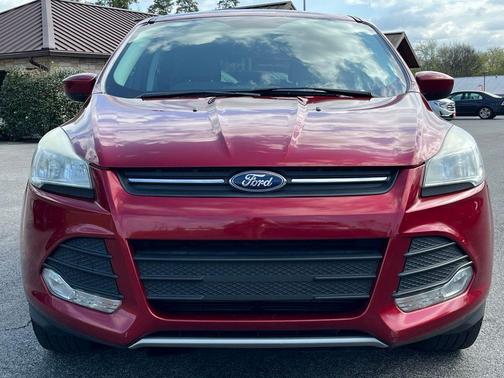 Ruby Red Metallic 2015 Ford Escape SE
