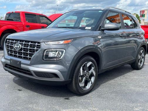 2023 Hyundai VENUE SEL