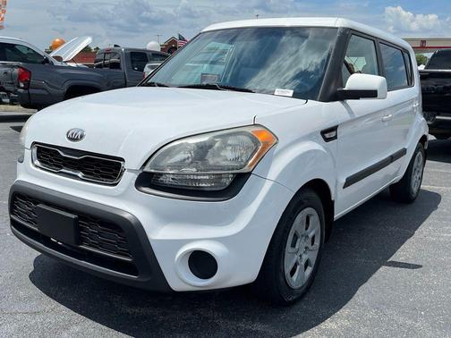 Clear White 2013 Kia Soul Base