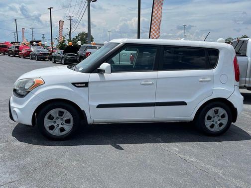 Clear White 2013 Kia Soul Base