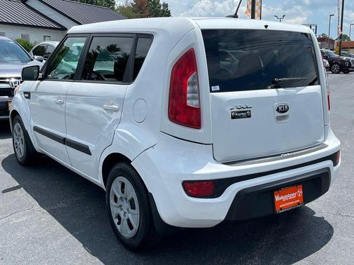 Clear White 2013 Kia Soul Base