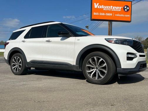 Star White 2022 Ford Explorer ST-Line