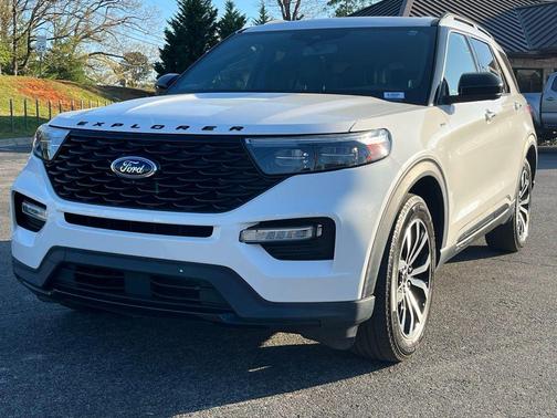 Star White 2022 Ford Explorer ST-Line
