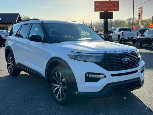 Star White 2022 Ford Explorer ST-Line