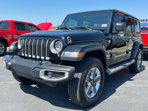Black Clearcoat 2019 Jeep Wrangler Unlimited Sahara
