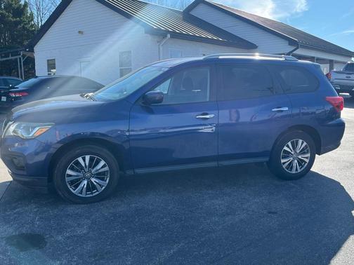 2019 Nissan Pathfinder SV