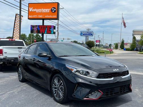 Aurora Black Pearl 2024 Kia Forte GT-Line