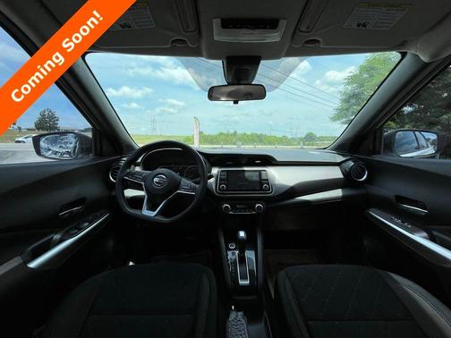 Aspen White / Super Black 2020 Nissan Kicks SV