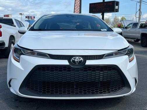 Super White 2021 Toyota Corolla LE