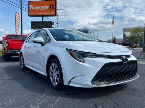 Super White 2021 Toyota Corolla LE