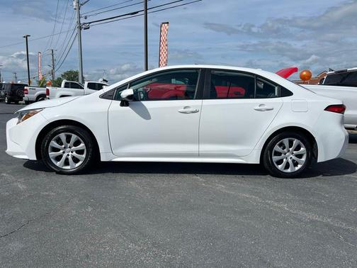 Super White 2021 Toyota Corolla LE