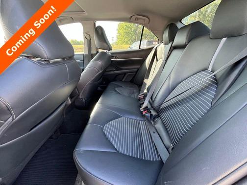 Red 2019 Toyota Camry SE