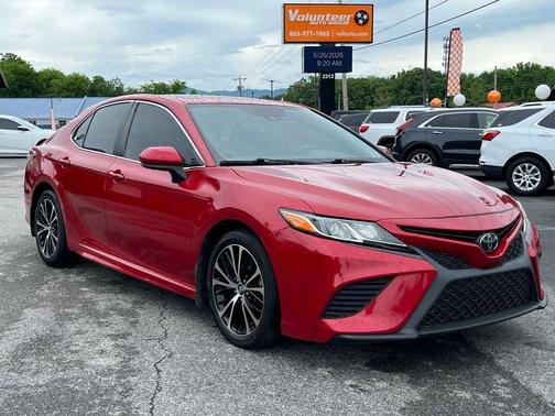 Red 2019 Toyota Camry SE