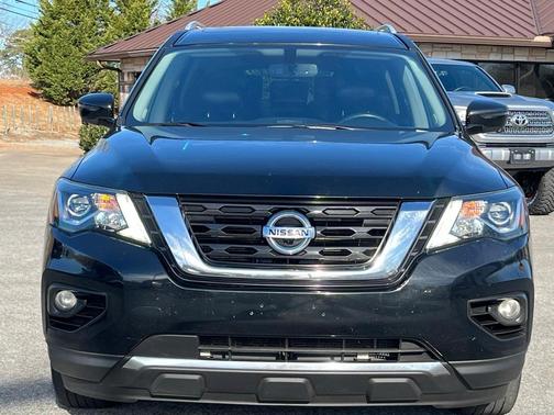 2020 Nissan Pathfinder Platinum