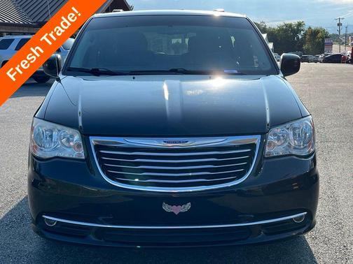 Brilliant Black Crystal Pearlcoat 2015 Chrysler Town & Country Touring