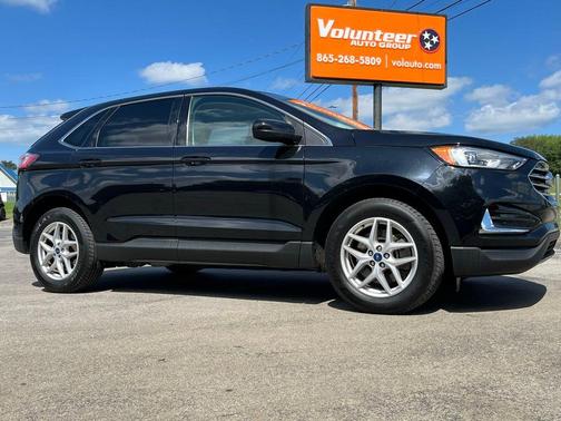 Black Metallic 2022 Ford Edge SEL
