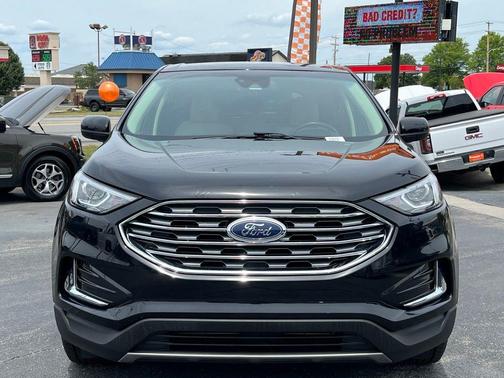 Black Metallic 2022 Ford Edge SEL