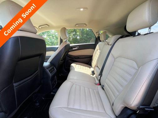 Black Metallic 2022 Ford Edge SEL
